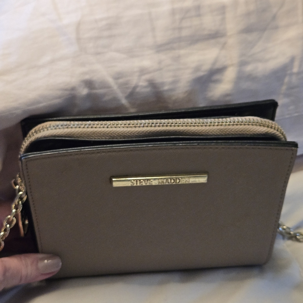 Steve Madden Crossbody Handbag - Picture 10 of 16